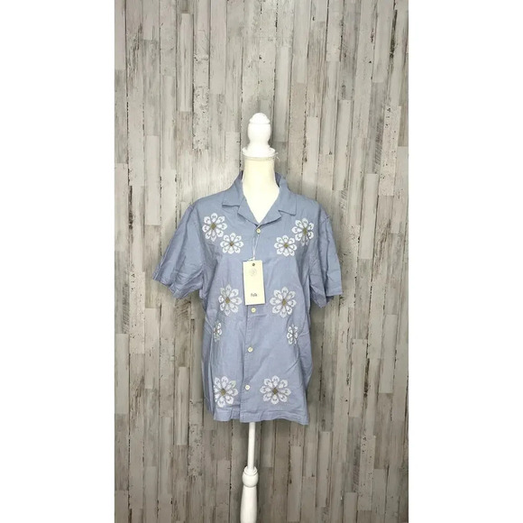 NWT Folk Mens Medium Blue Floral Embroidered Kota Short Sleeve Button-Down Shirt - Picture 1 of 6
